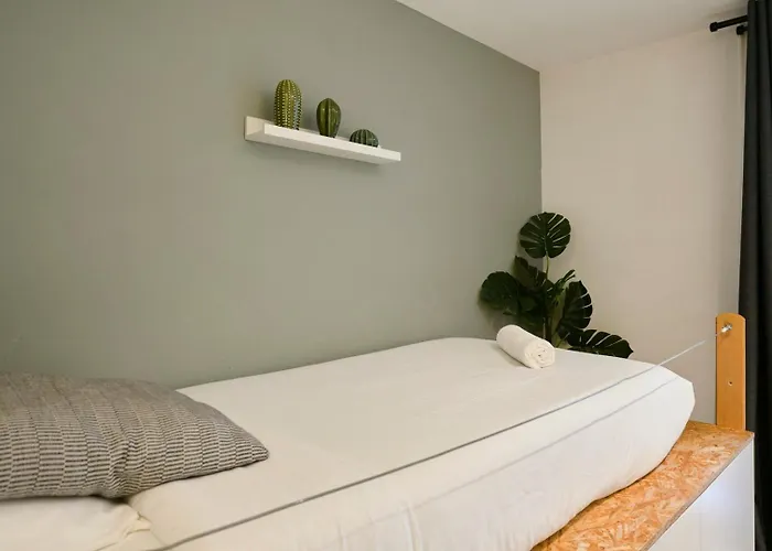 Fully-equipped Next To Flandres Apartment Lille